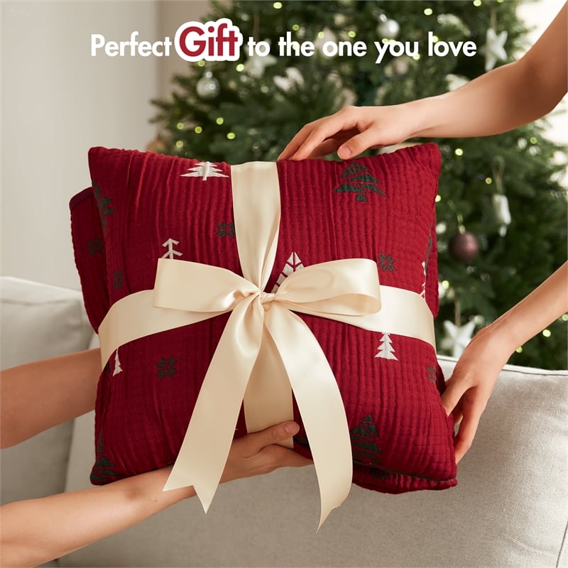 Olliix Madison Park Winter Queen Coverlet Mini Set Polyester in Red