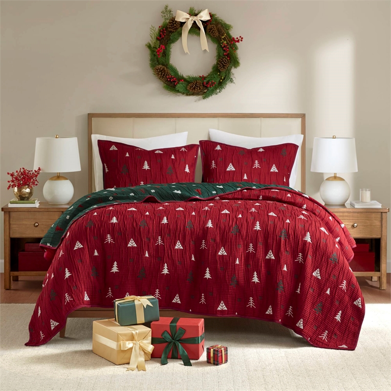Olliix Madison Park Winter Queen Coverlet Mini Set Polyester in Red