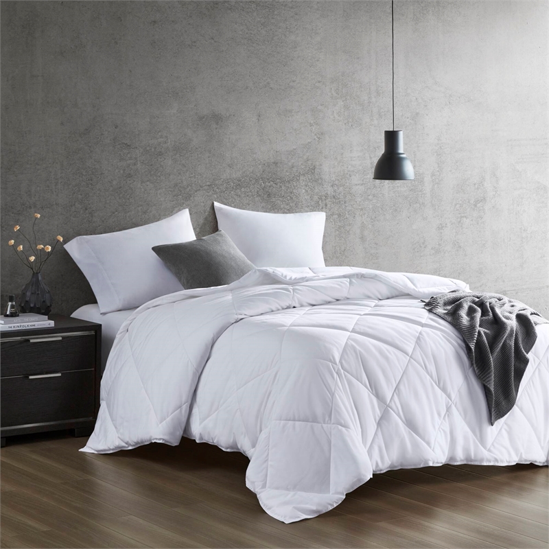 Olliix Sharper Image Cooling Touch King/Cal King Comforter Polyester in White