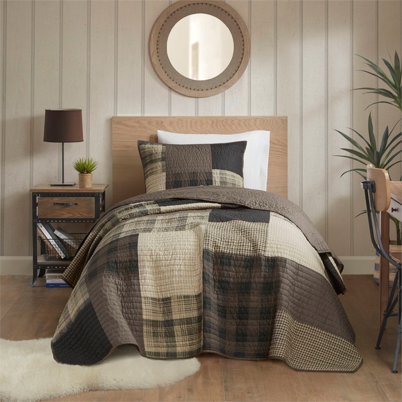 Olliix Woolrich Winter Hills Twin/Twin XL Quilt Set Cotton in Tan