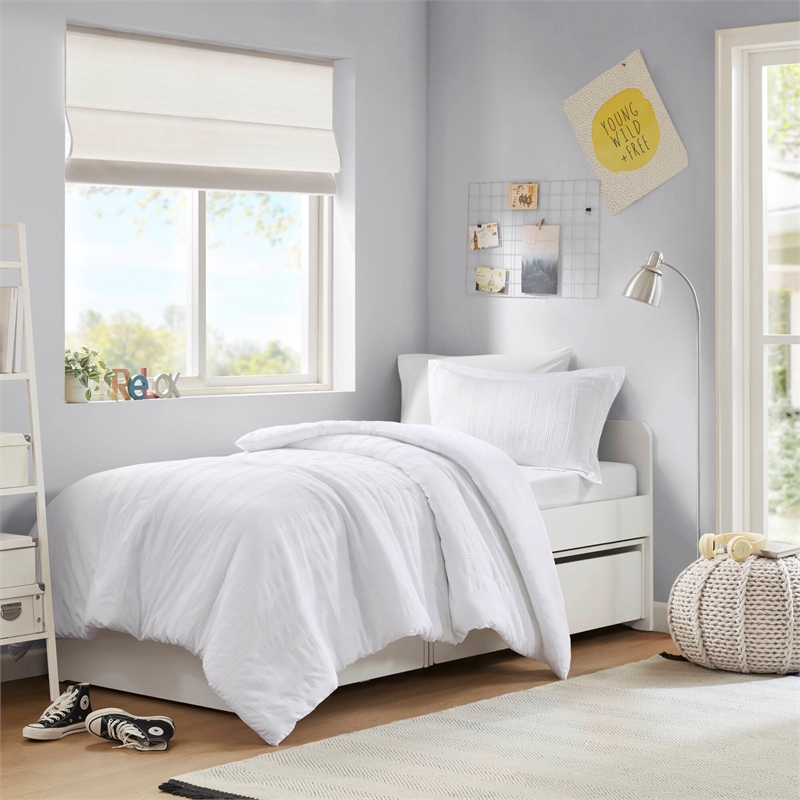 Olliix Super Listing Logan Twin/Twin XL Duvet Set Polyester in White