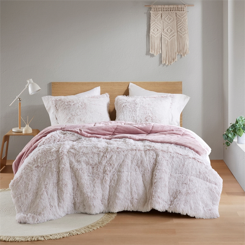 Olliix Intelligent Design Malea Full/Queen Comforter Mini Set in Pink/White