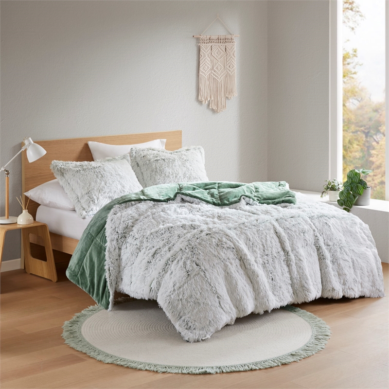 Olliix Intelligent Design Malea Full/Queen Comforter Mini Set in Green/White