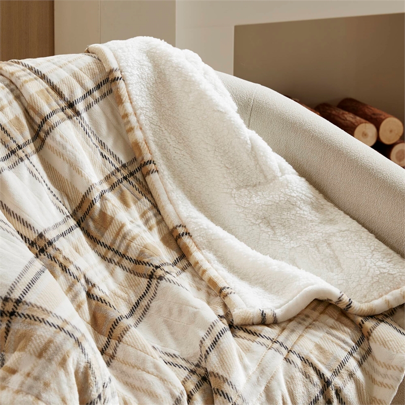Olliix Woolrich Print Plush to Sherpa 50x60
