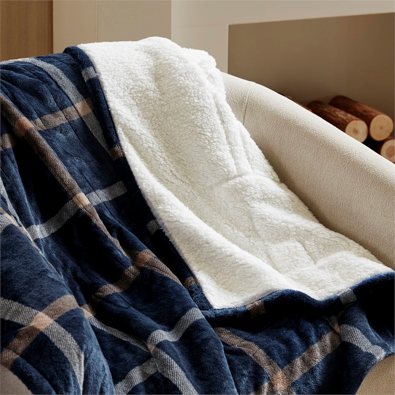 Olliix Woolrich Print Plush to Sherpa 50x60