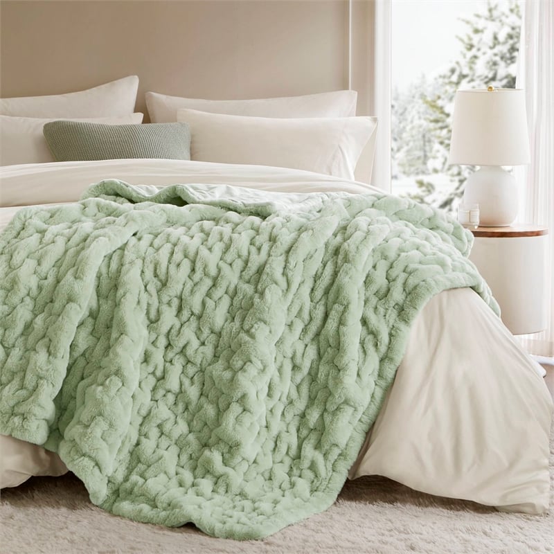 Olliix Madison Park Ruched Fur 50x60