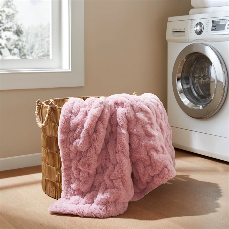 Olliix Madison Park Ruched Fur 50x60