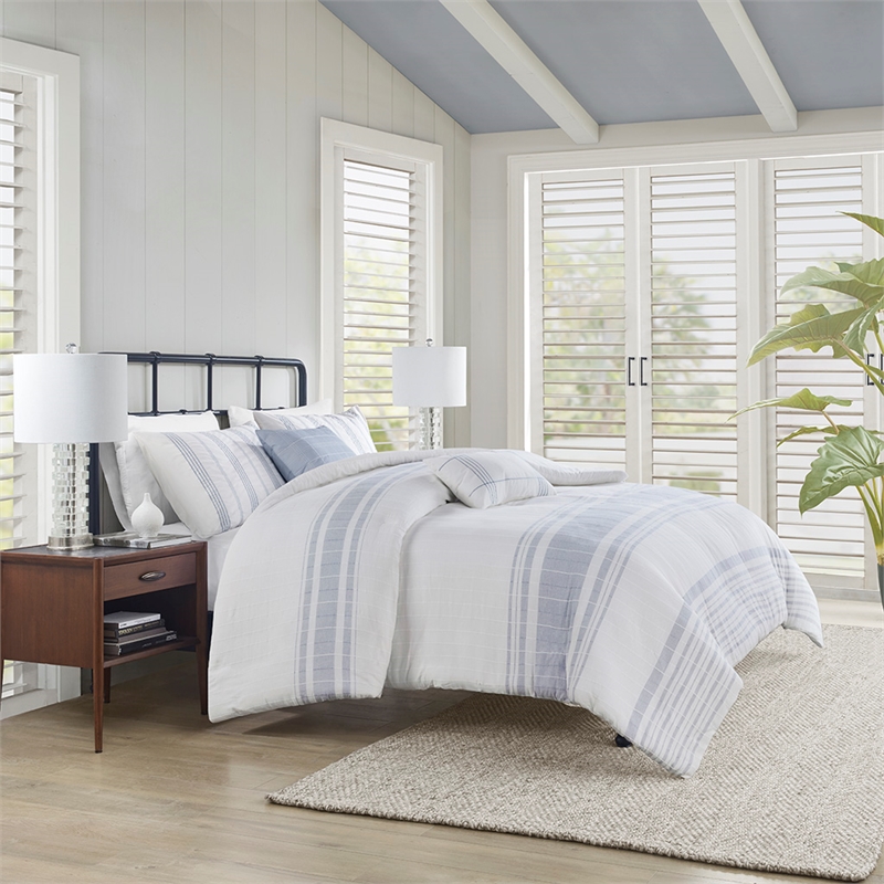 Olliix Harbor House Blue Morgan King/Cal King Duvet Set Cotton in White/Blue