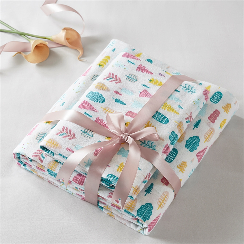 Olliix Intelligent Design Cozy Soft Twin XL Sheet Set in White Holiday Trees