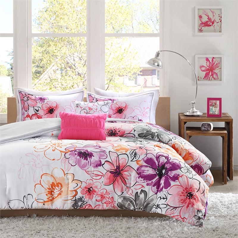 Olliix Intelligent Design Olivia Full/Queen Comforter Set Polyester in Pink
