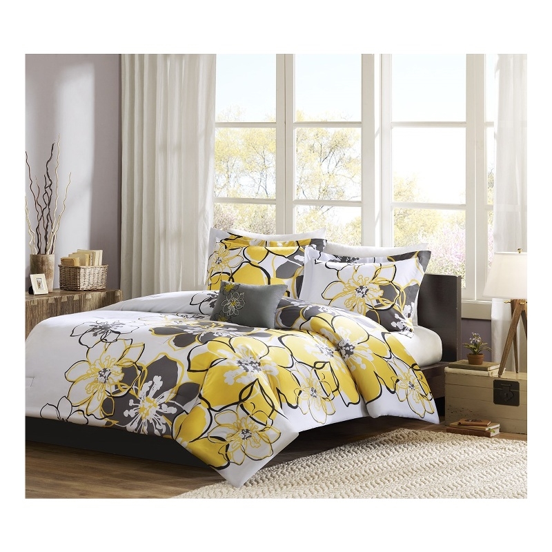 Olliix Intelligent Design Allison Twin/Twin XL Comforter Set Polyester in Yellow
