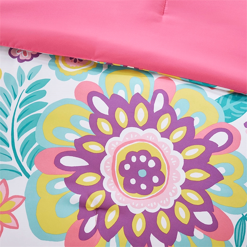 Olliix Intelligent Design Camille Twin/Twin XL Comforter Set Polyester in Pink