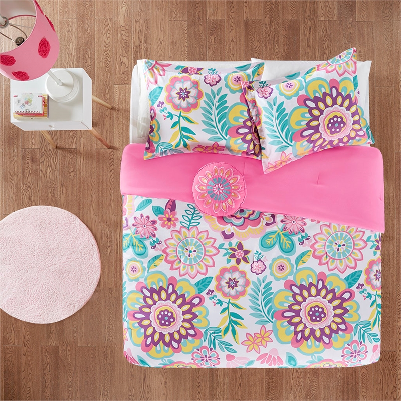 Olliix Intelligent Design Camille Full/Queen Comforter Set Polyester in Pink