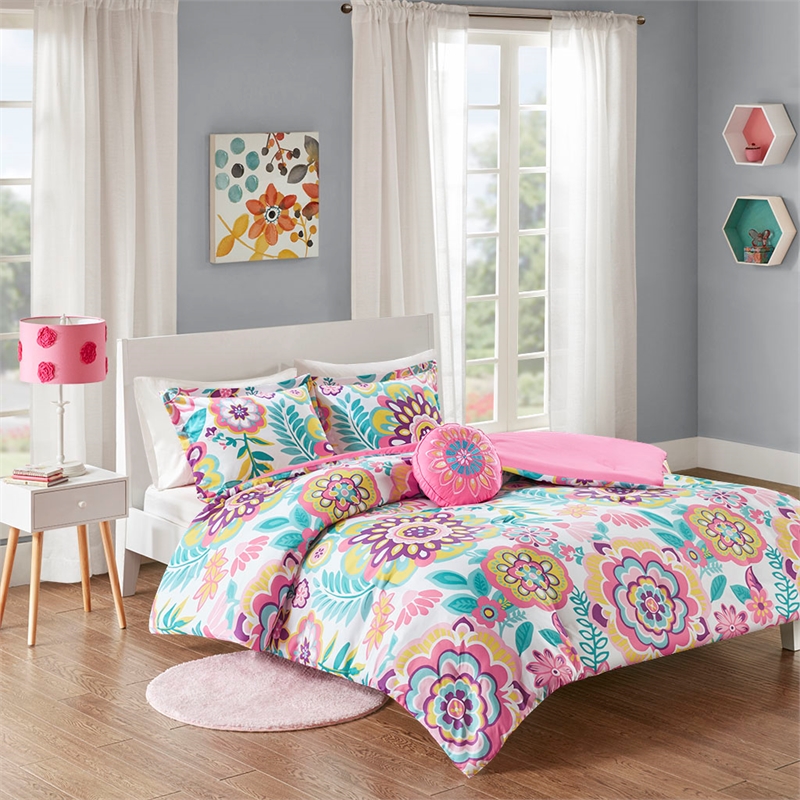 Olliix Intelligent Design Camille Full/Queen Comforter Set Polyester in Pink