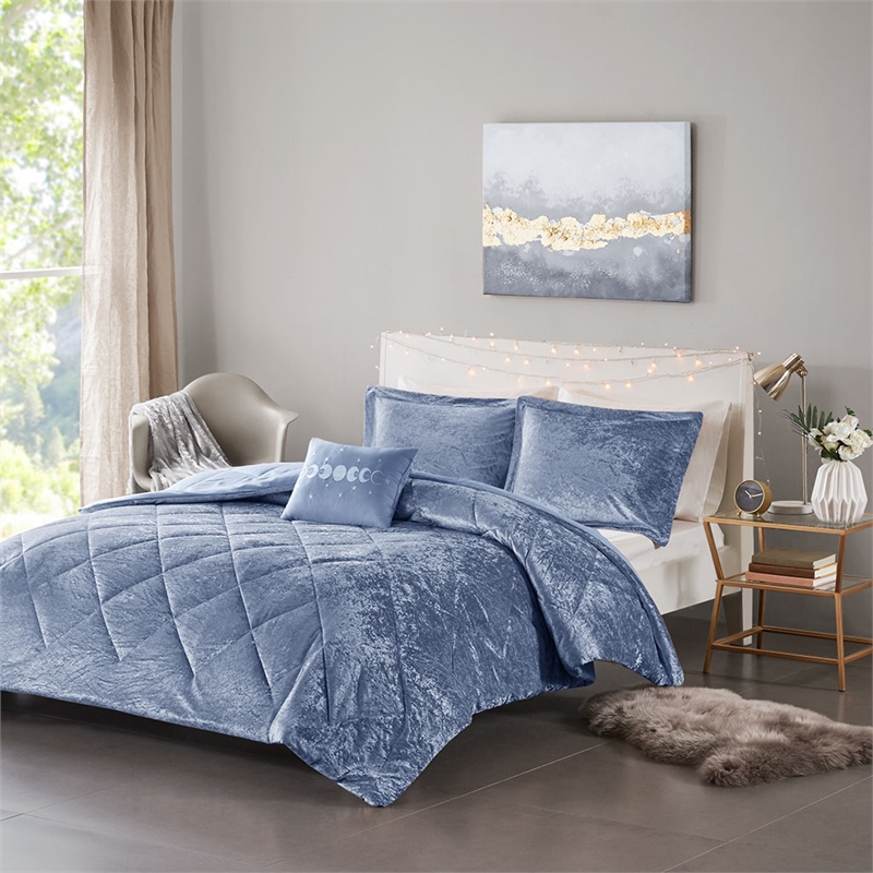 Olliix Intelligent Design Felicia Twin/Twin XL Comforter Set Polyester in Blue