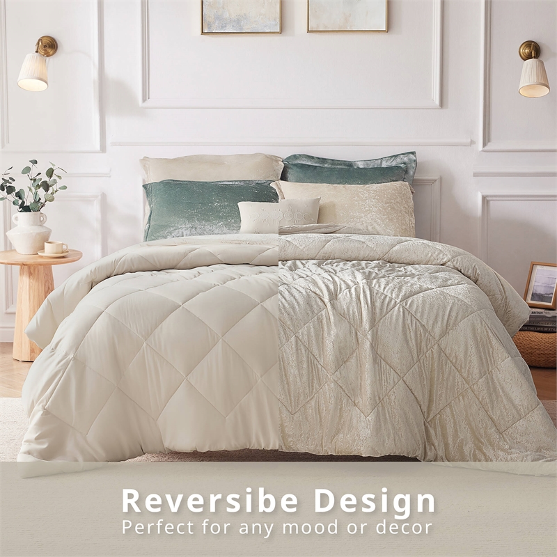 Olliix Intelligent Design Felicia Twin/Twin XL Comforter Set in Champagne
