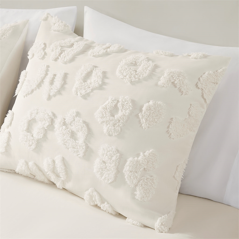 Olliix Intelligent Design Larissa Full/Queen Comforter Mini Set in  Off White