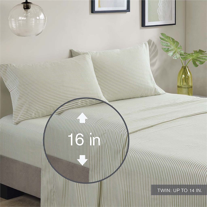 Olliix Madison Park Essentials Jaxon Queen Comforter Set Polyester in Green/Grey