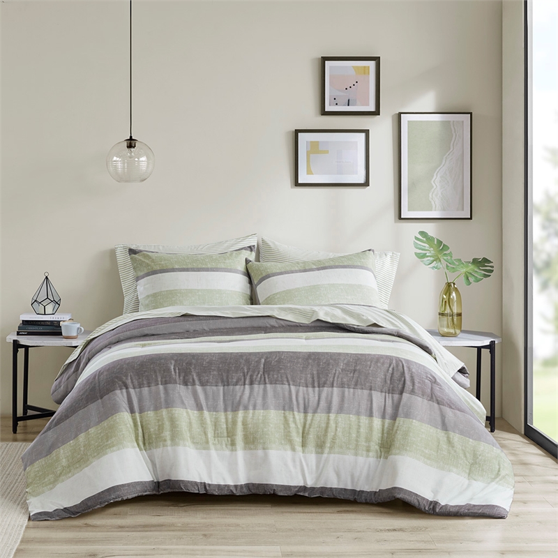 Olliix Madison Park Essentials Jaxon Queen Comforter Set Polyester in Green/Grey