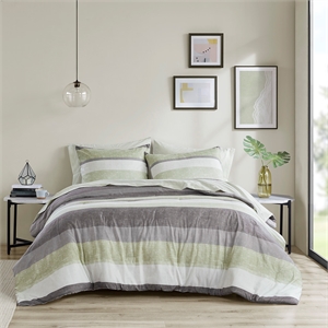Olliix Madison Park Essentials Jaxon Cal King Comforter Set in Green/Grey