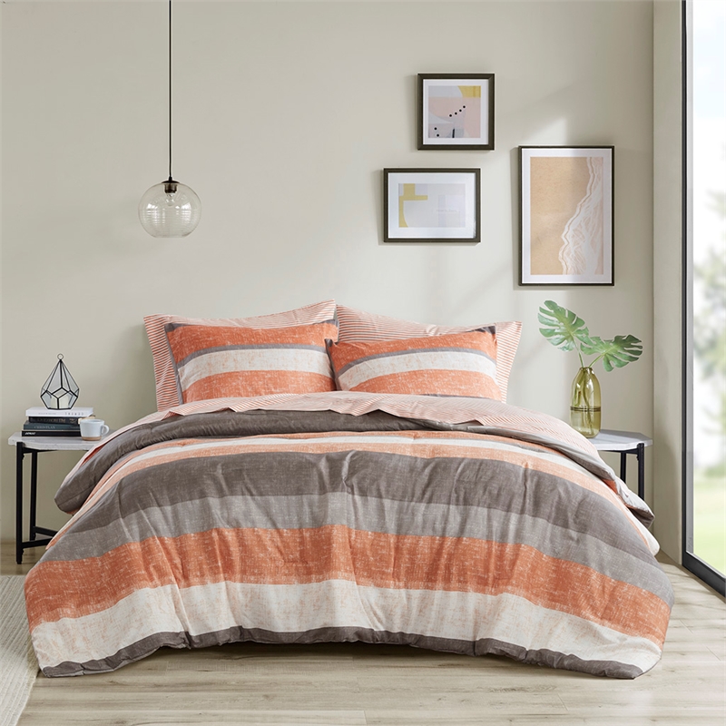 Olliix Madison Park Essentials Jaxon Cal King Comforter Set in Coral/Grey