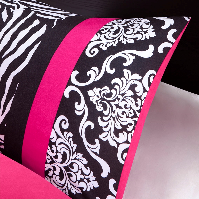 Olliix Intelligent Design Reagan Twin/Twin XL Comforter Set Polyester in Pink