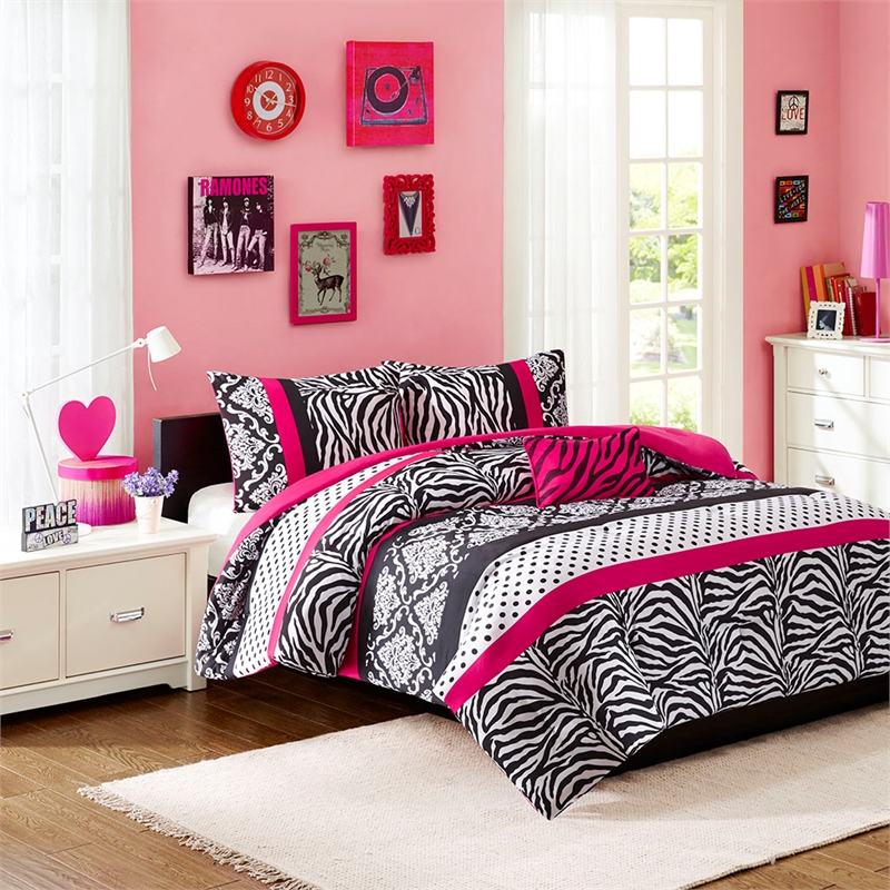 Olliix Intelligent Design Reagan King/Cal King Comforter Set Polyester in Pink
