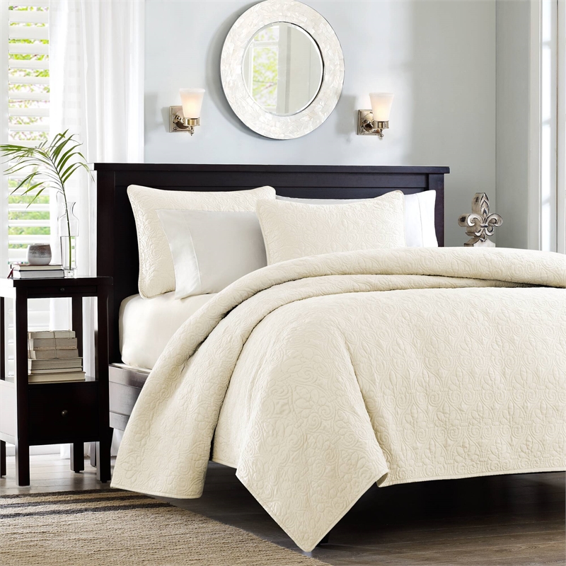 Olliix Madison Park Quebec King/Cal King Coverlet Mini Set Cotton in Cream