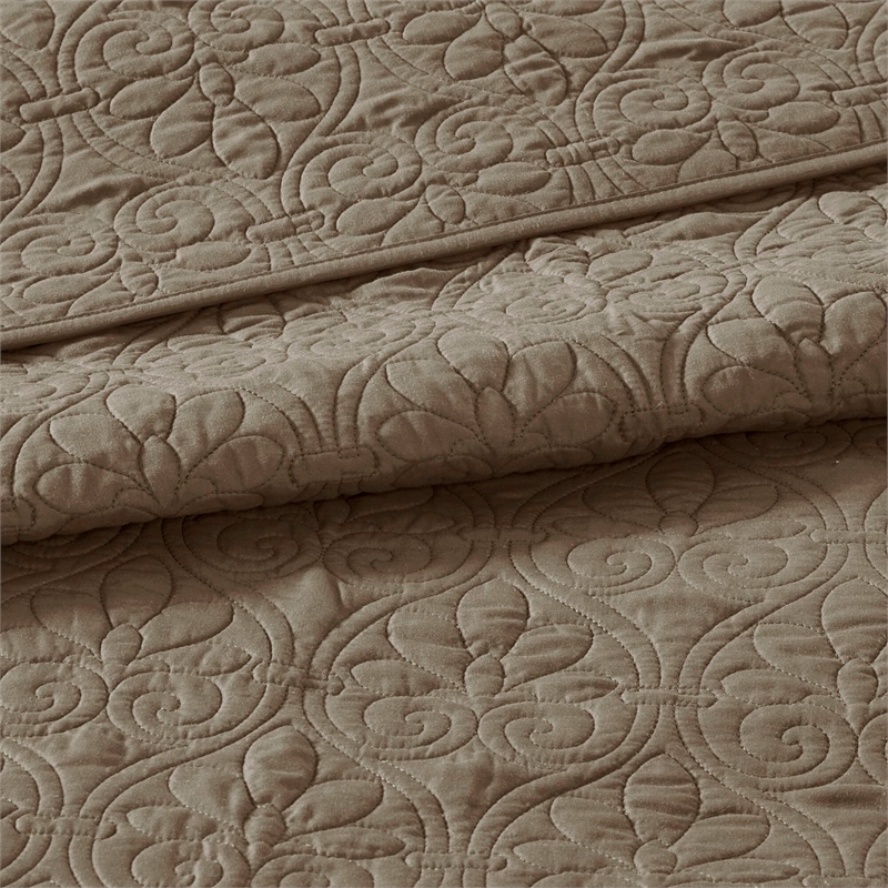 Olliix Madison Park Quebec Queen Bedspread Set Cotton in Khaki
