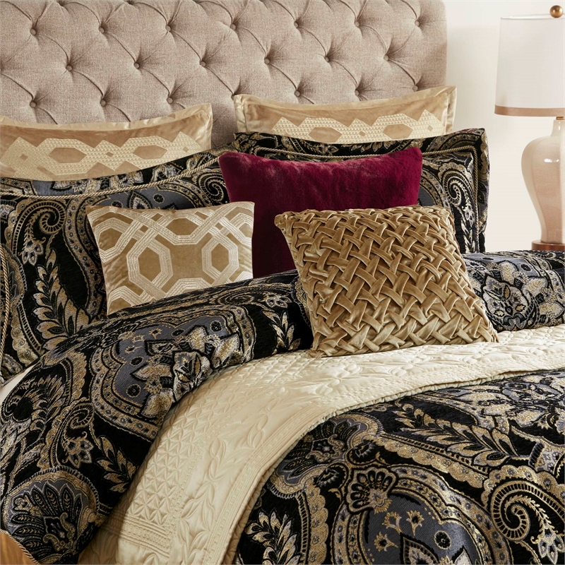 Olliix Croscill Classics Julius King Comforter Set Polyester in Black