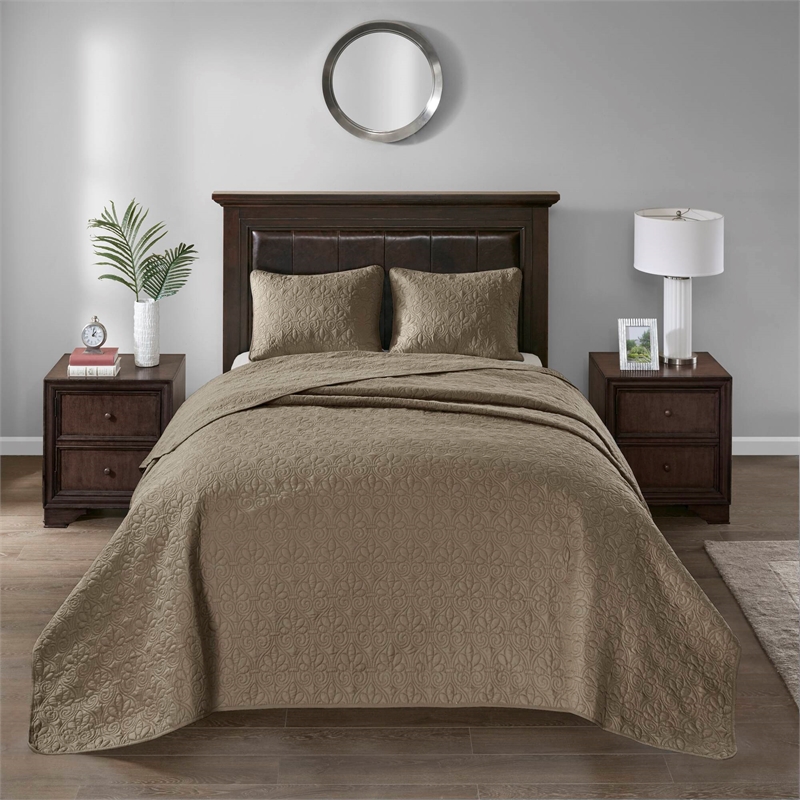 Olliix Madison Park Quebec King Bedspread Set Cotton in Khaki