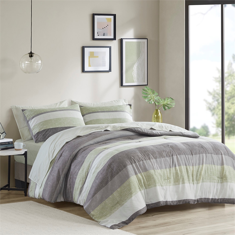 Olliix Madison Park Essentials Jaxon Full Comforter Set Polyester in Green/Grey