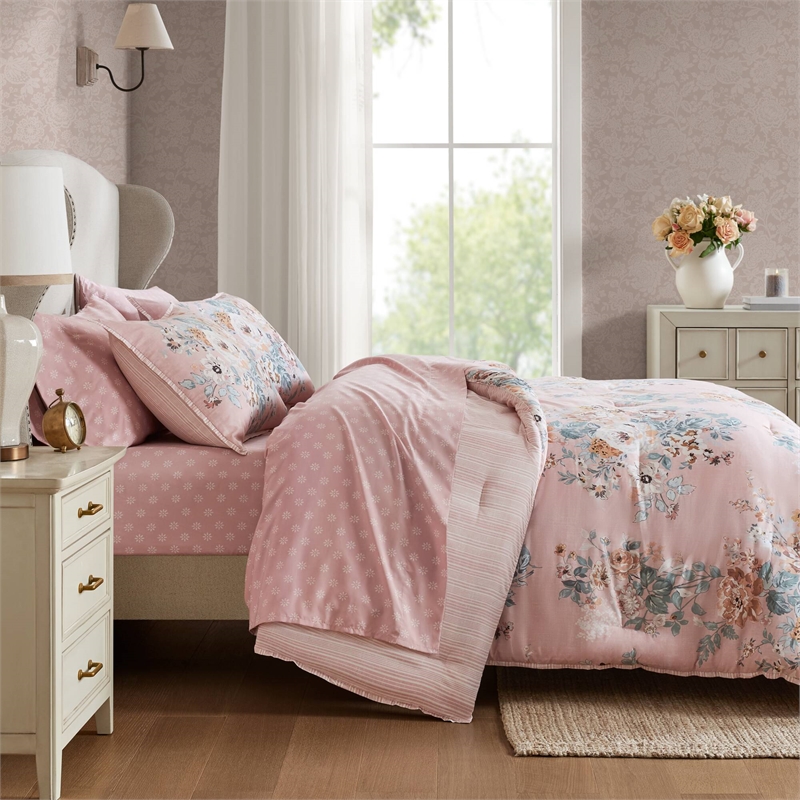 Olliix Madison Park Essentials Heather King Comforter Set Polyester in Pink