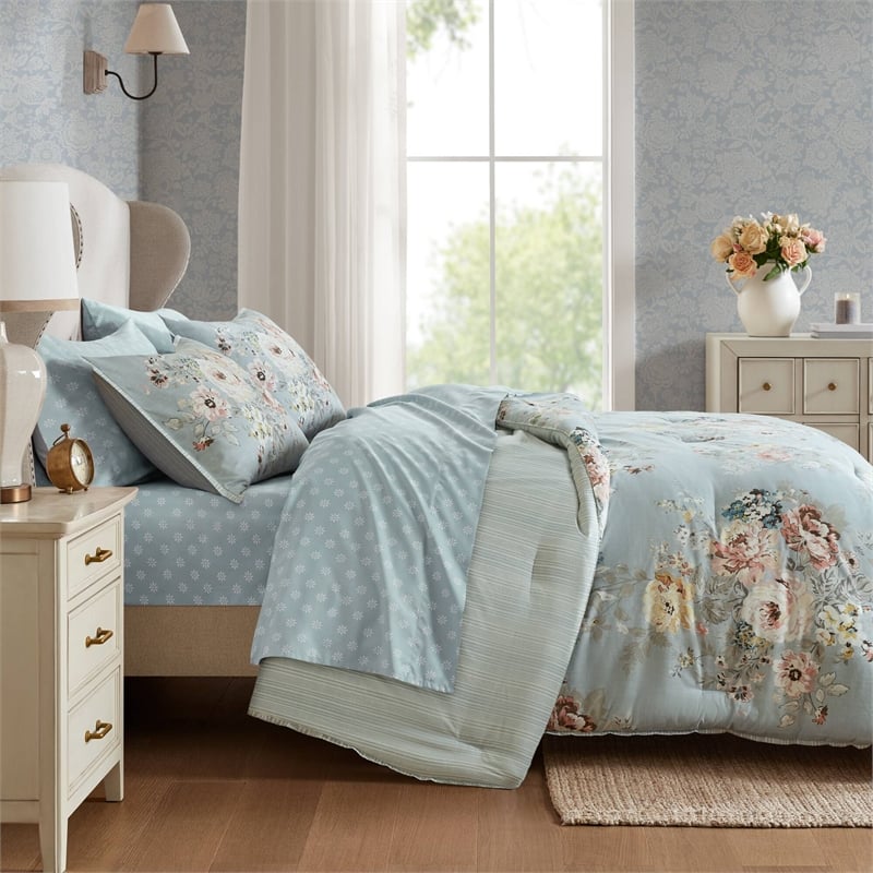 Olliix Madison Park Essentials Heather King Comforter Set Polyester in Soft Blue