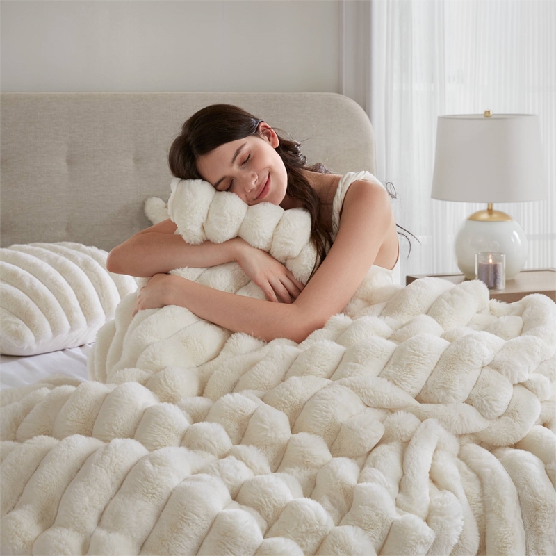 Olliix Madison Park Jasmine King Comforter Mini Set Polyester in Ivory