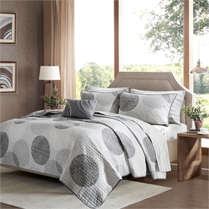 Olliix Madison Park Essentials Knowles King Quilt Set Cotton in Grey