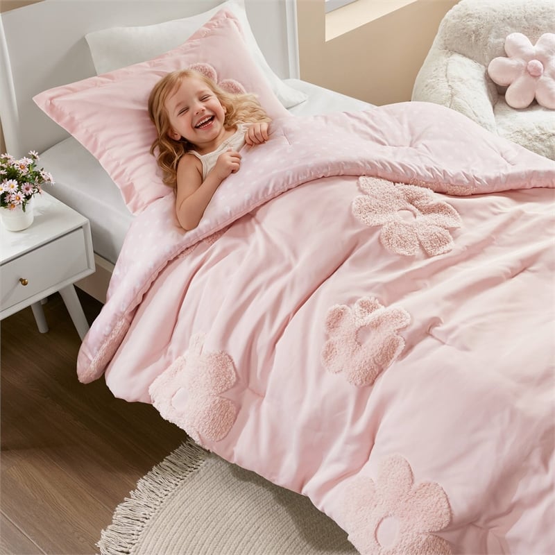 Olliix Intelligent Design Kids Gracie Twin Comforter Set Polyester in Pink