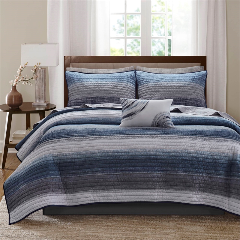 Olliix Madison Park Essentials Saben Queen Quilt Set Cotton in Navy