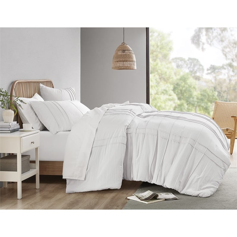 Olliix Comfort Spaces Twin/Twin XL Microfiber Comforter Set in  White