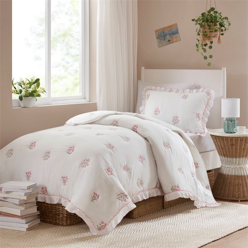 Olliix Intelligent Design Twin/Twin XL Microfiber Quilt Set in  Pink
