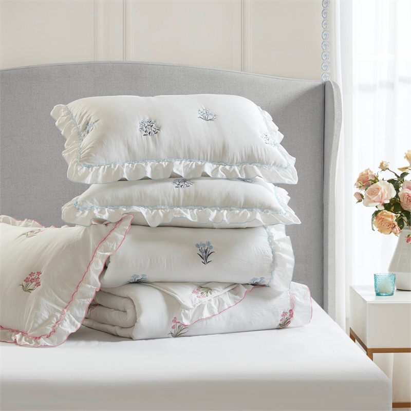 Olliix Intelligent Design Full/Queen Microfiber Quilt Set in  Pink