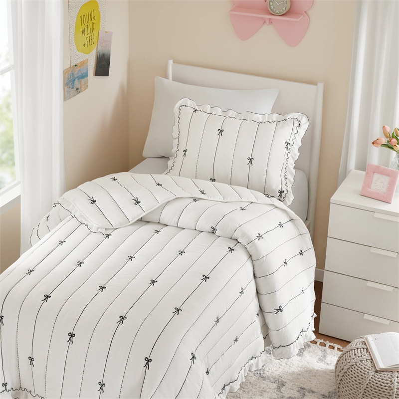 Olliix Intelligent Design Twin/Twin XL Microfiber Quilt Set in  Black