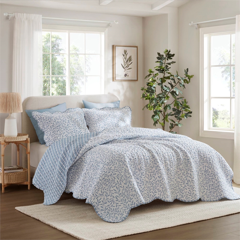 Olliix Madison Park Full/Queen Microfiber Quilt Set in  Blue