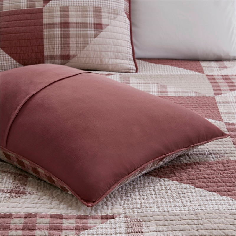 Olliix Woolrich King/Cal King Cotton Quilt Set in  Red