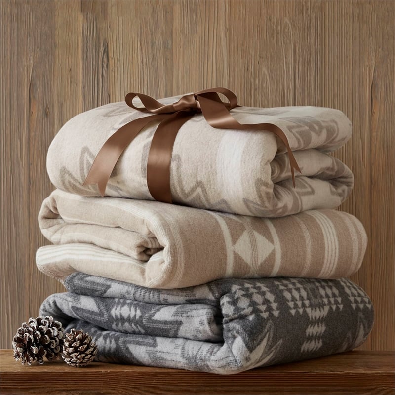 Olliix Woolrich Full/Queen Cotton Blanket in Ivory Stripe