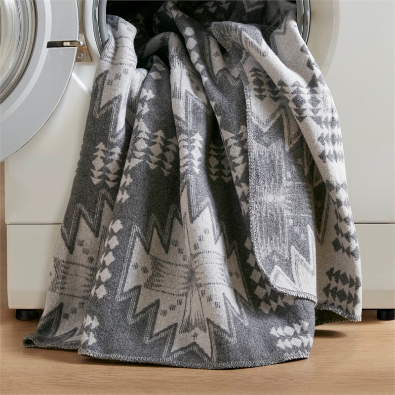 Olliix Woolrich King Cotton Blanket in Grey Aztec