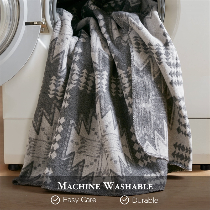 Olliix Woolrich King Cotton Blanket in Grey Aztec