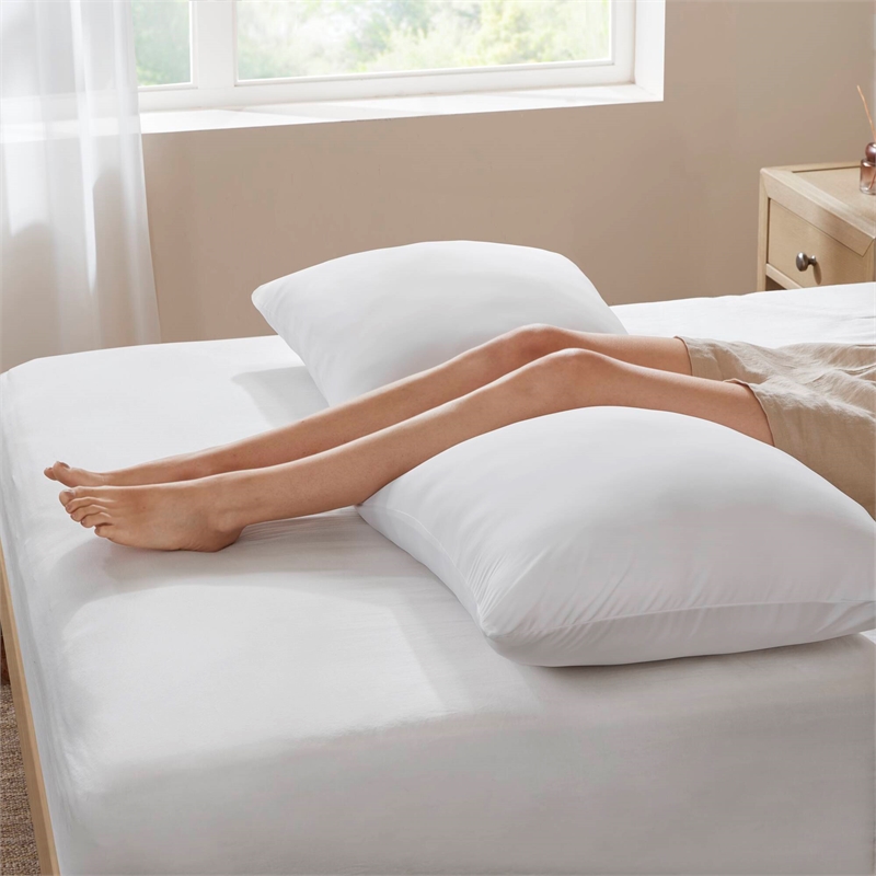 Olliix Madison Park 11.8 in Dia x 17.25 in H Nylon Spandex Cushion in White