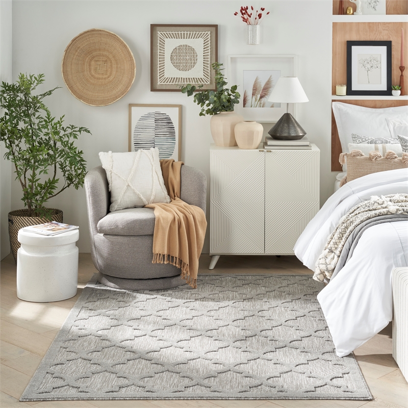 Nourison Easy Care 5' x 7' Silver Gray Fabric Modern Area Rug (5' x 7')