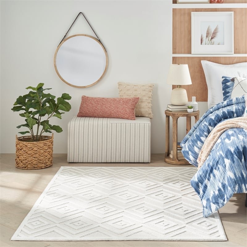 Nourison Versatile 5' x 7' Indoor/Outdoor Rug in Ivory/White